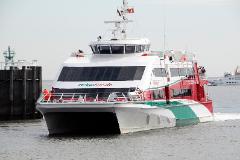 Halunder Jet läuft ein