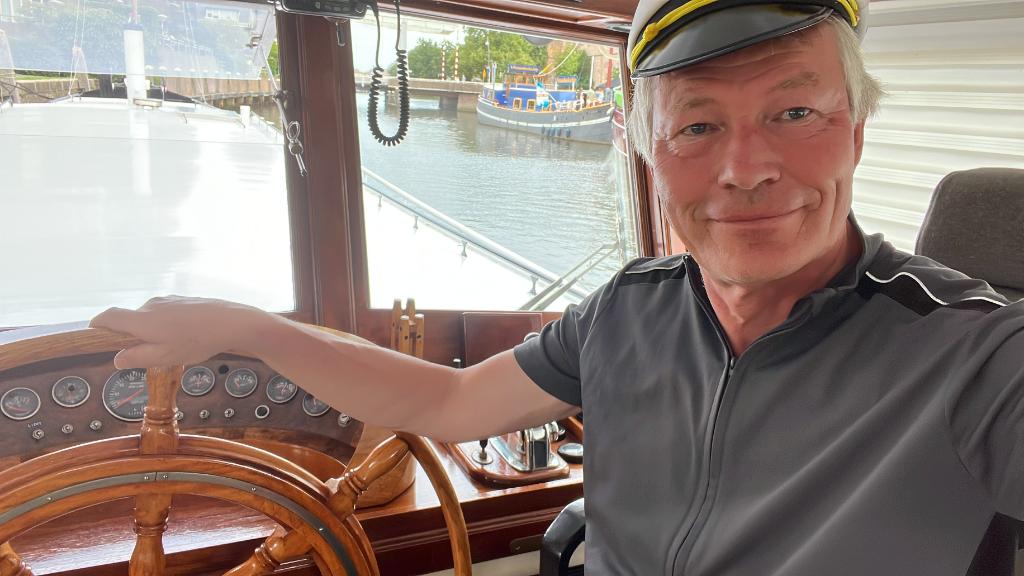 CF0A8274-57A4-4530-8BD2-2C0AC8C63B57