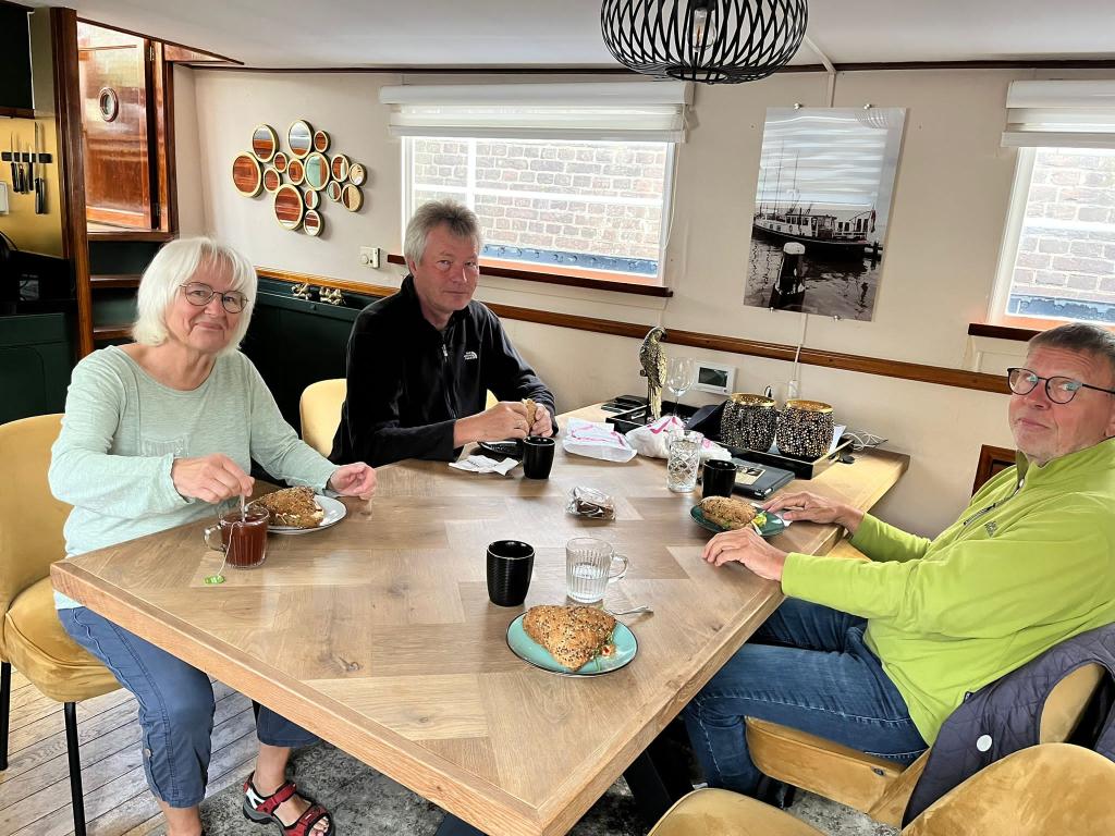 dc27c0dc-d54b-4328-8dbd-cc340e9c4f00